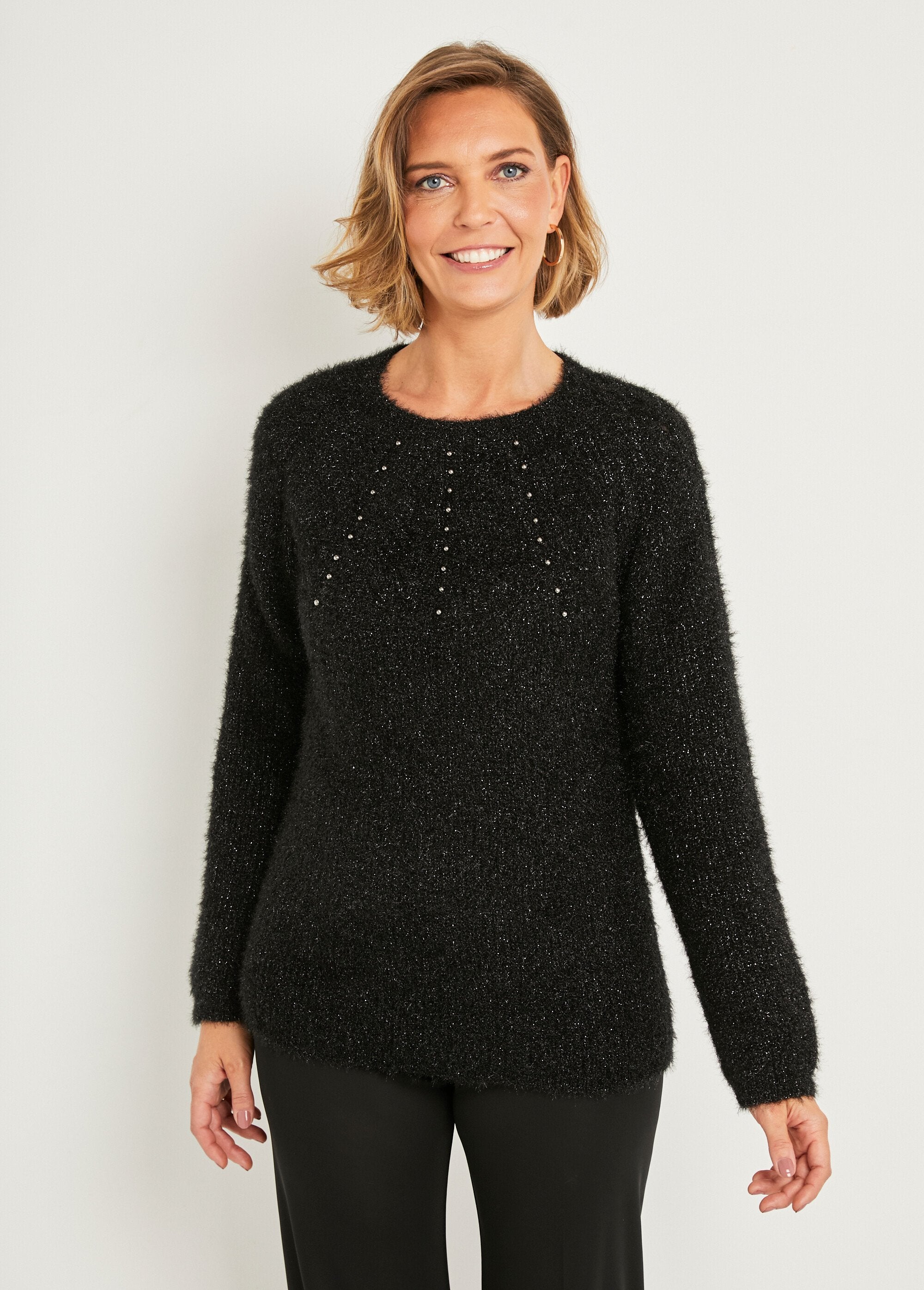 Pull_doux_maille_poilue_col_rond_perlé_ajouré_Noir_FA1_slim