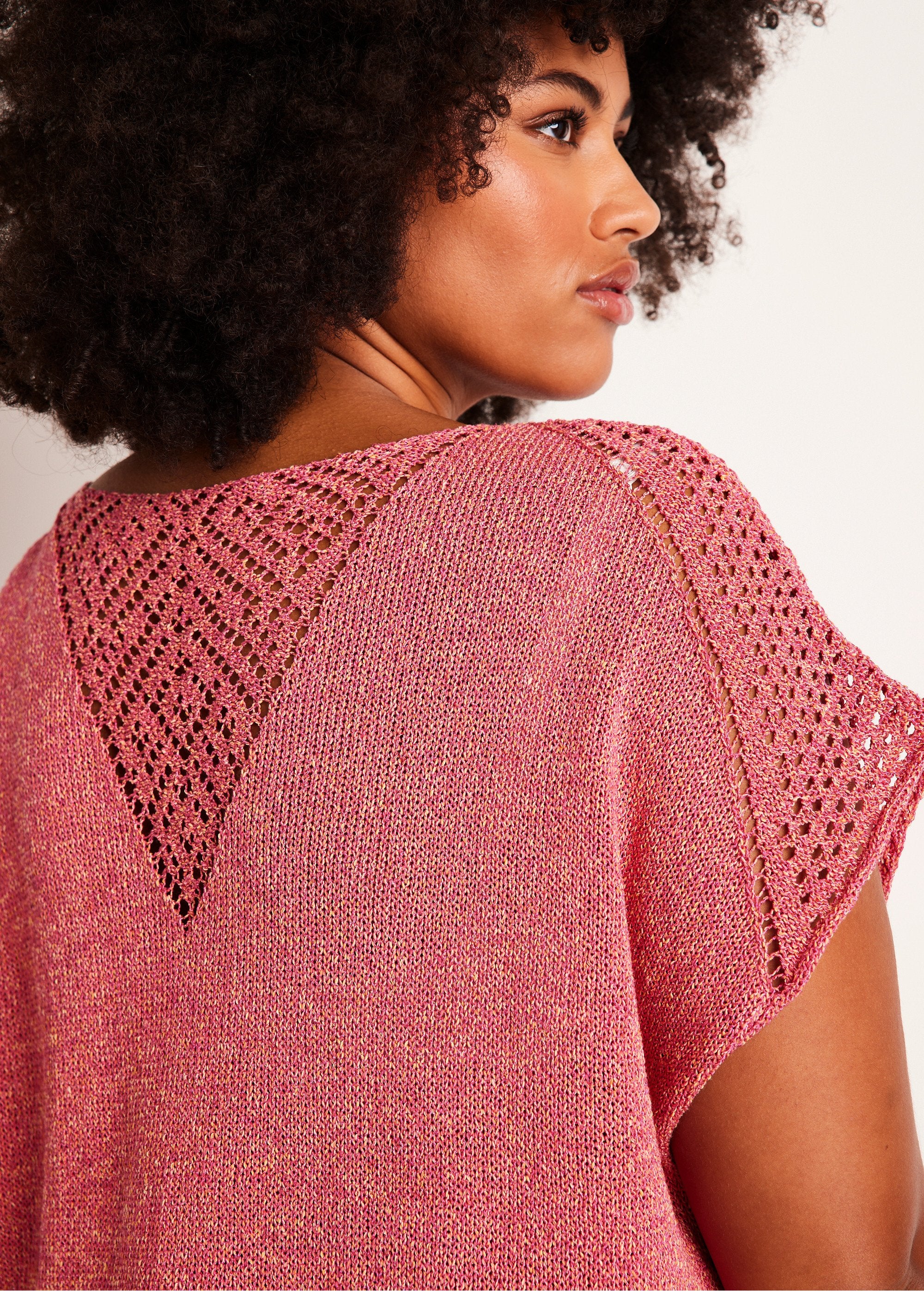 Fine_openwork_short-sleeved_sweater_Fuchsia_DE1_curvy