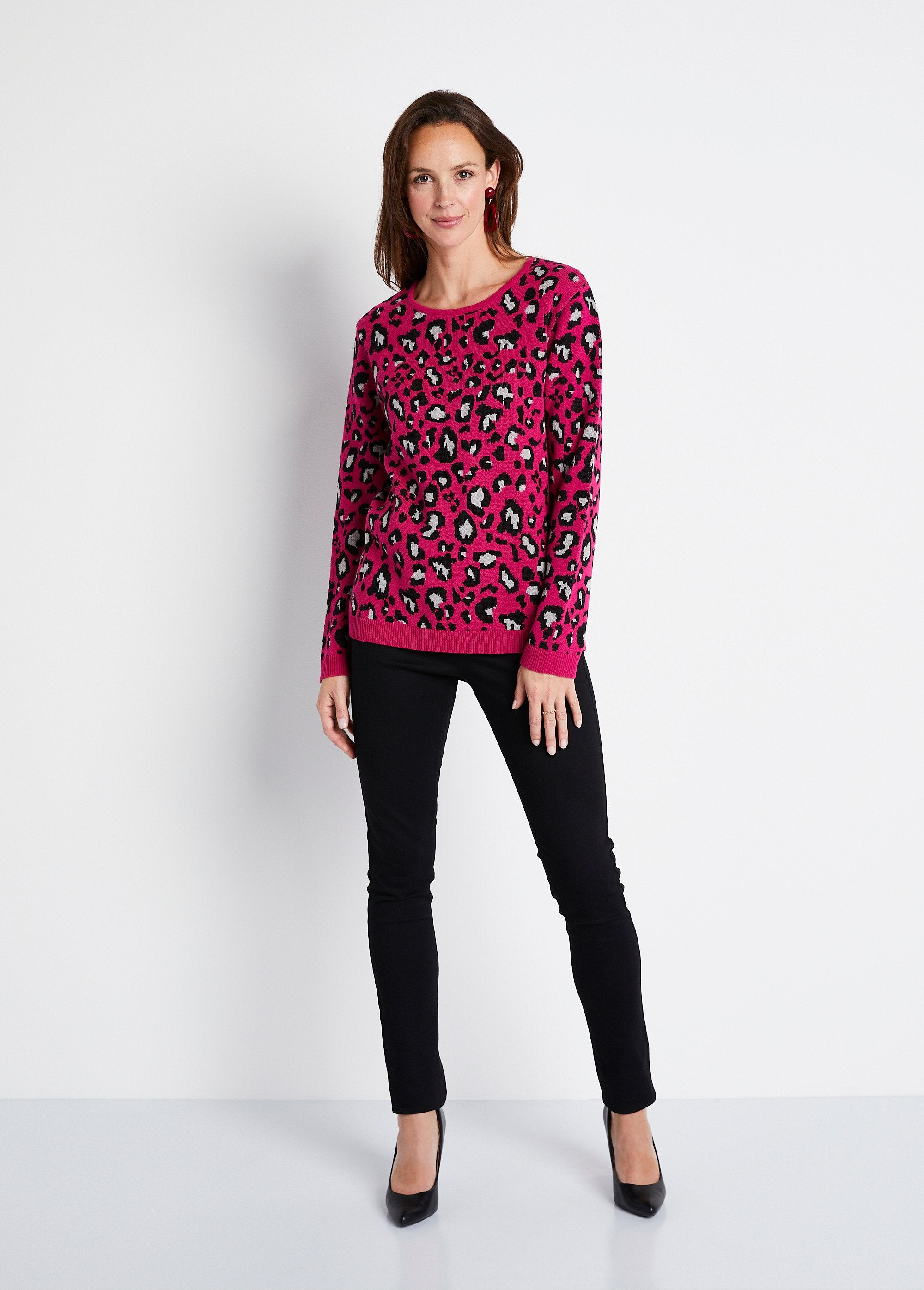 Round_neck_leopard_jacquard_sweater_Fuchsia_and_black_SF1_slim