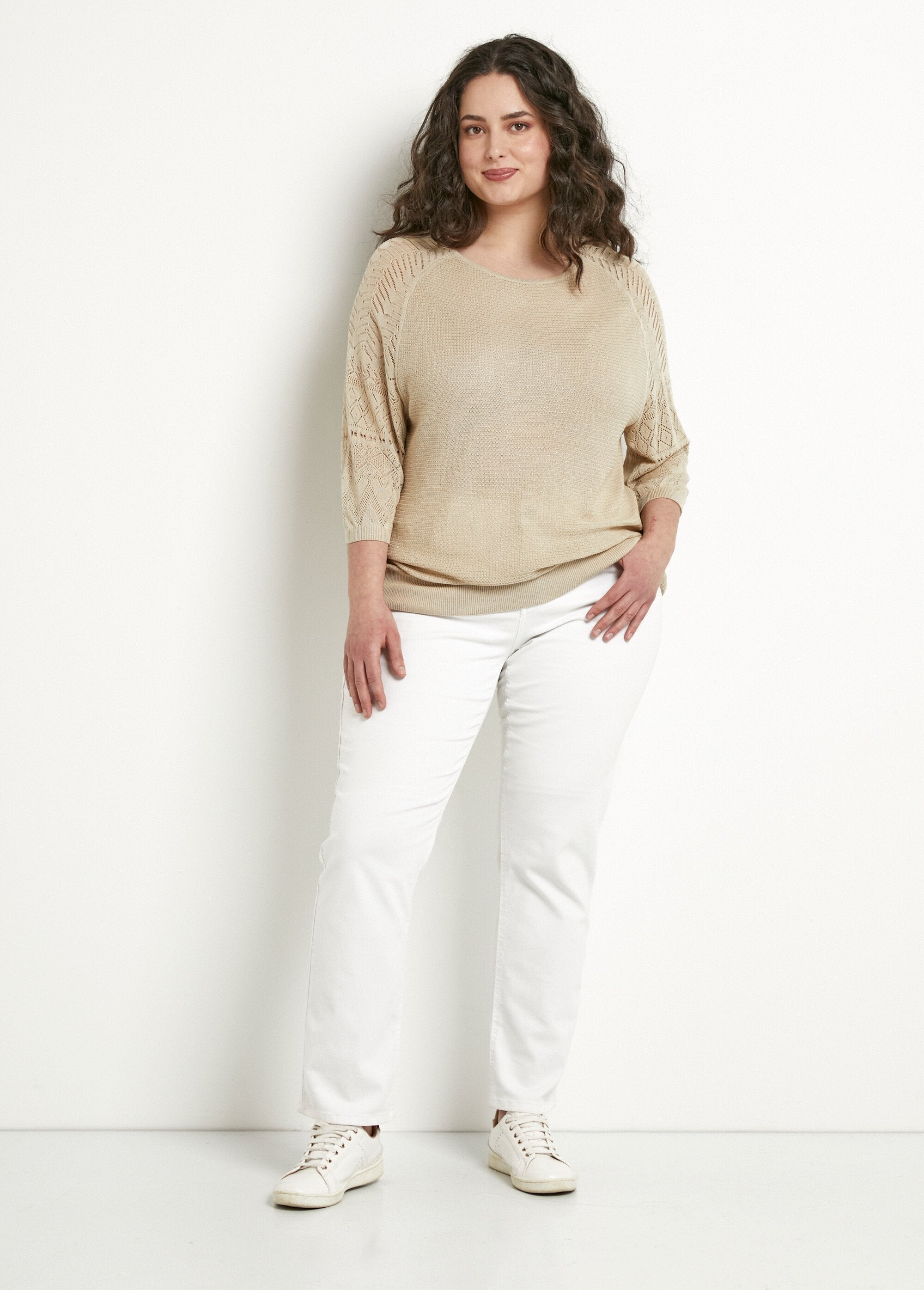 Lightweight_sweater_with_3/4_raglan_sleeves_and_round_neck_Beige_SF1_curvy