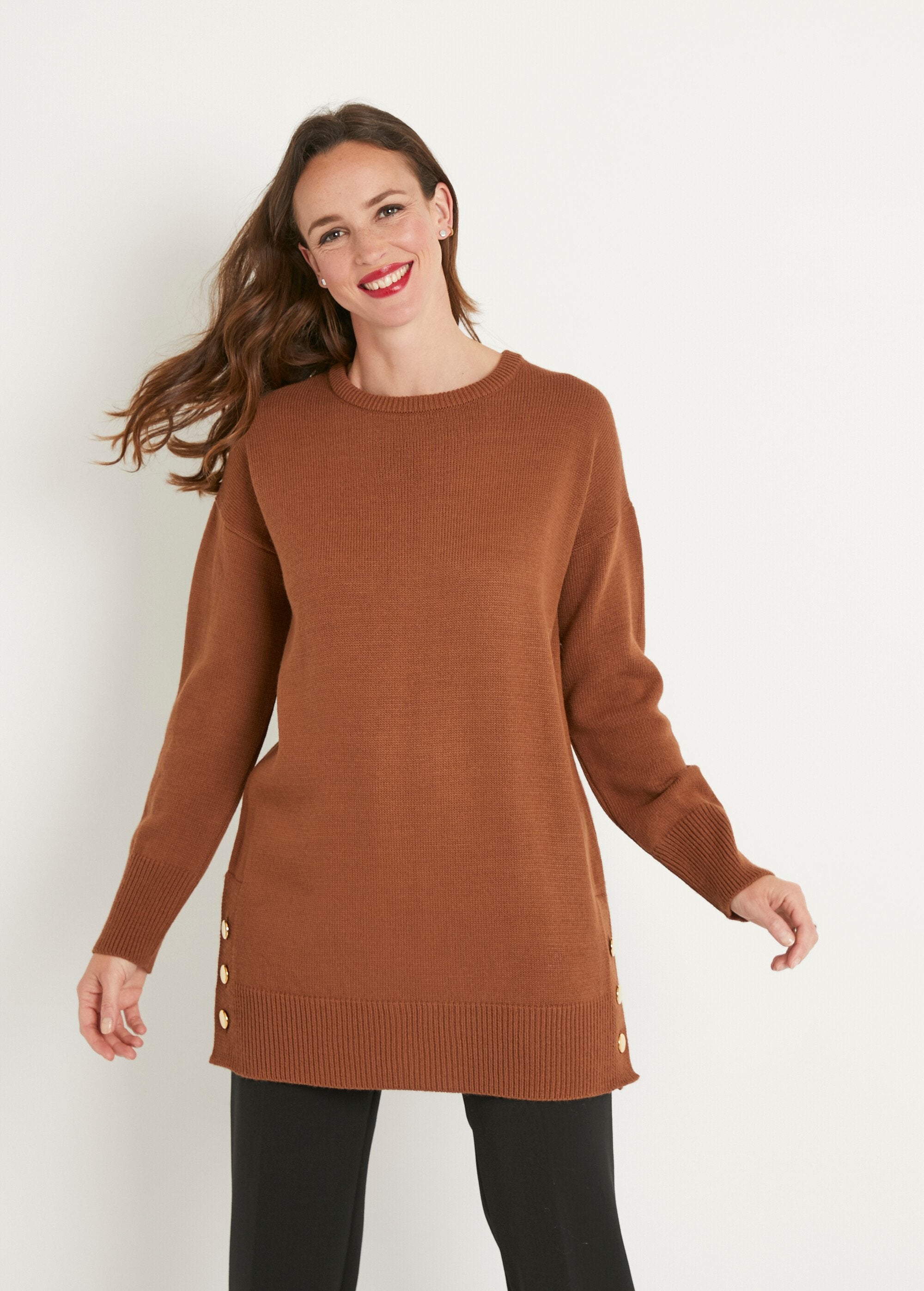 Long,_round-neck,_plain_tunic_sweater_with_buttons_Caramel_FA1_slim