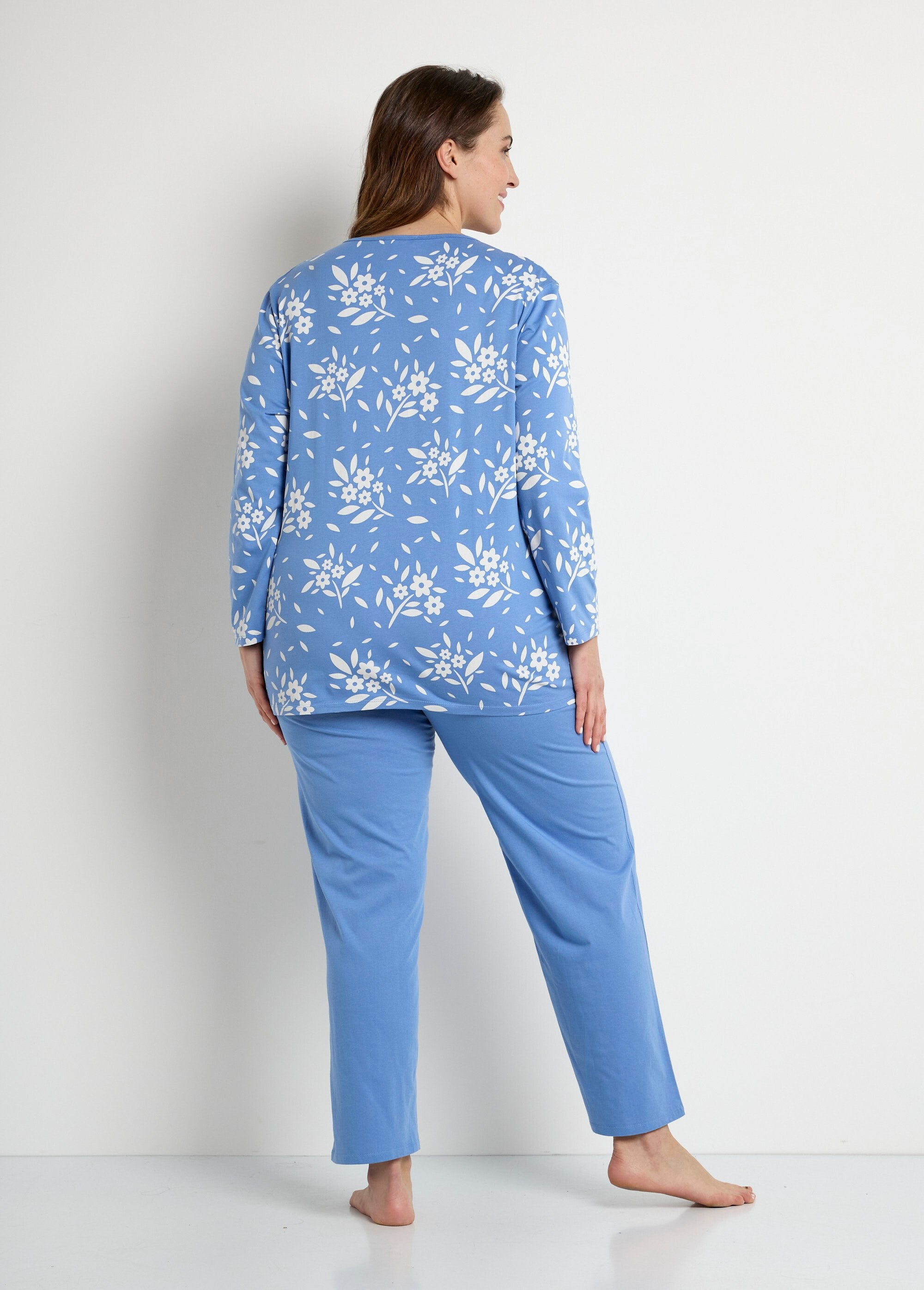 Buttoned_V-neck_cotton_long-sleeved_pajamas_Blue_DO1_curvy