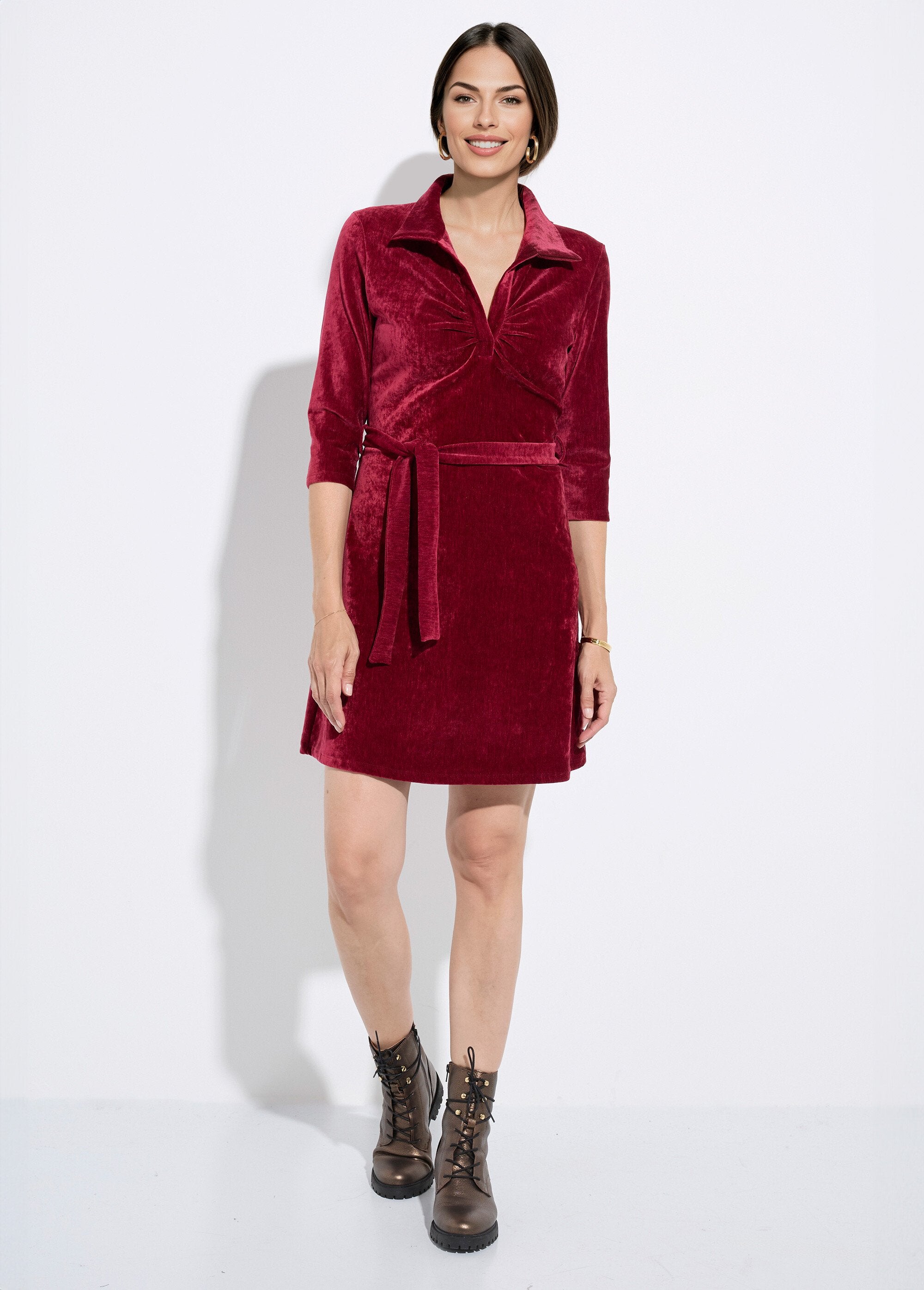 V-neck_dress_with_belt_in_short_velvet_Bordeaux_FA1_slim