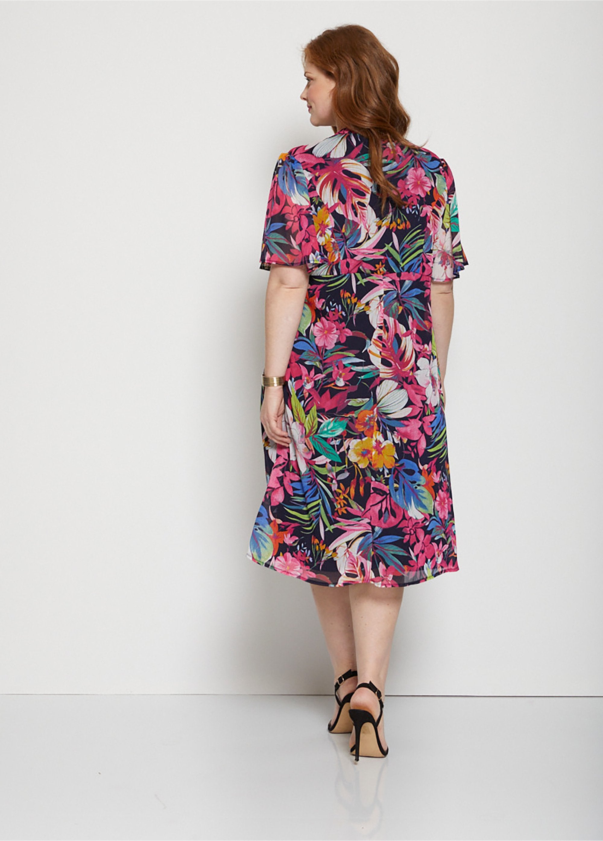 Short_flared_floral_print_dress_Multicolor_DO1_curvy