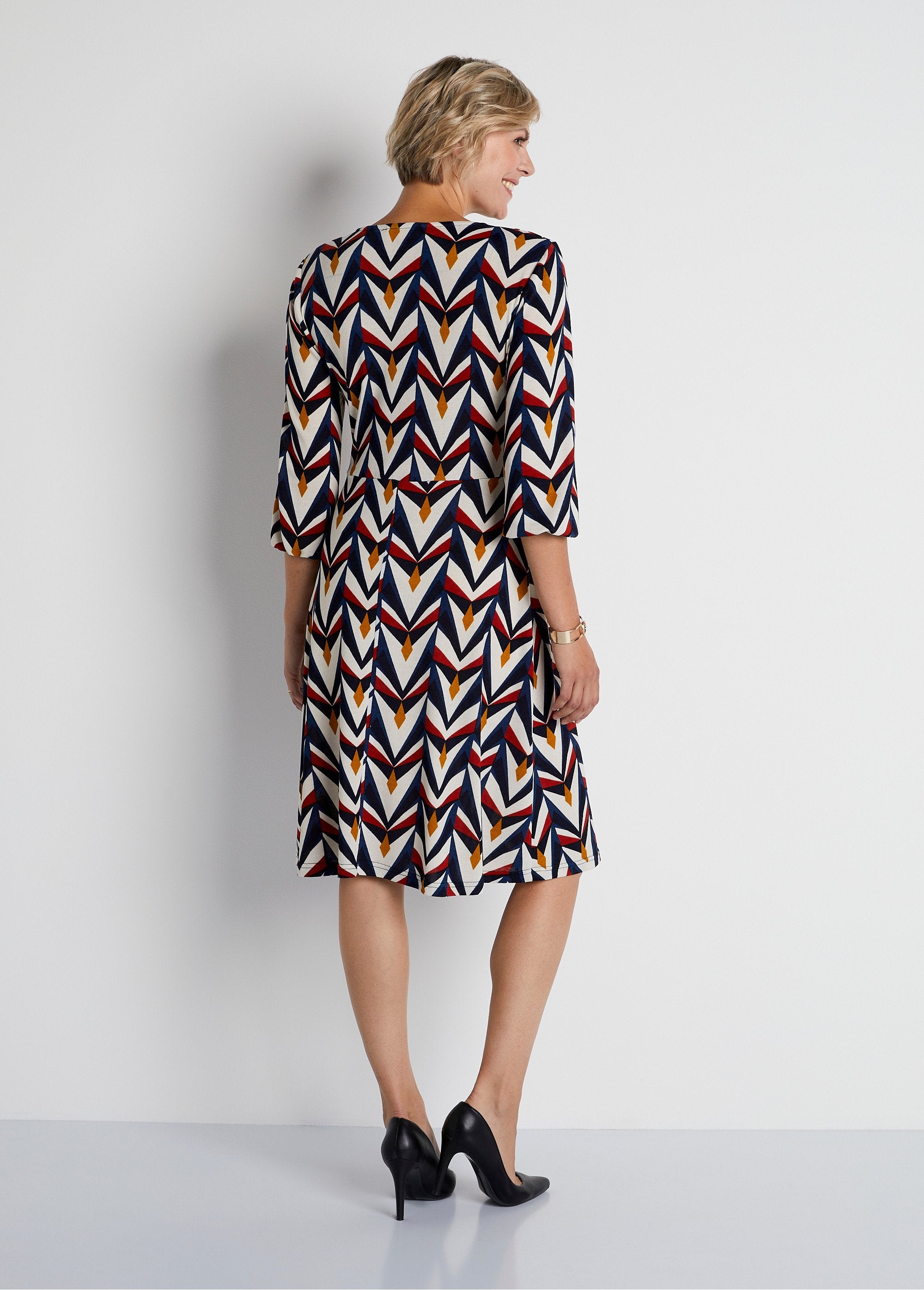 Short_flared_graphic_print_dress_Ecru_and_navy_DO1_slim