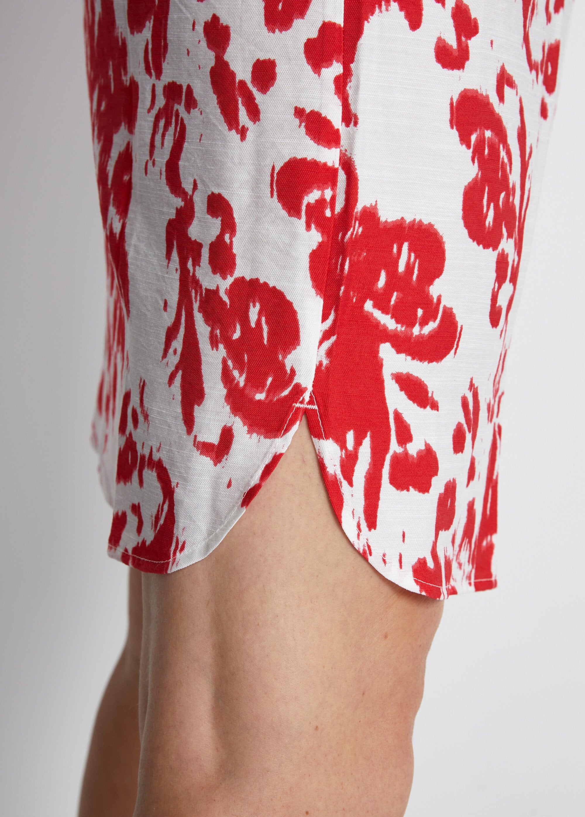 Short_printed_dress_with_kimono_sleeves_White_and_red_DE4_slim