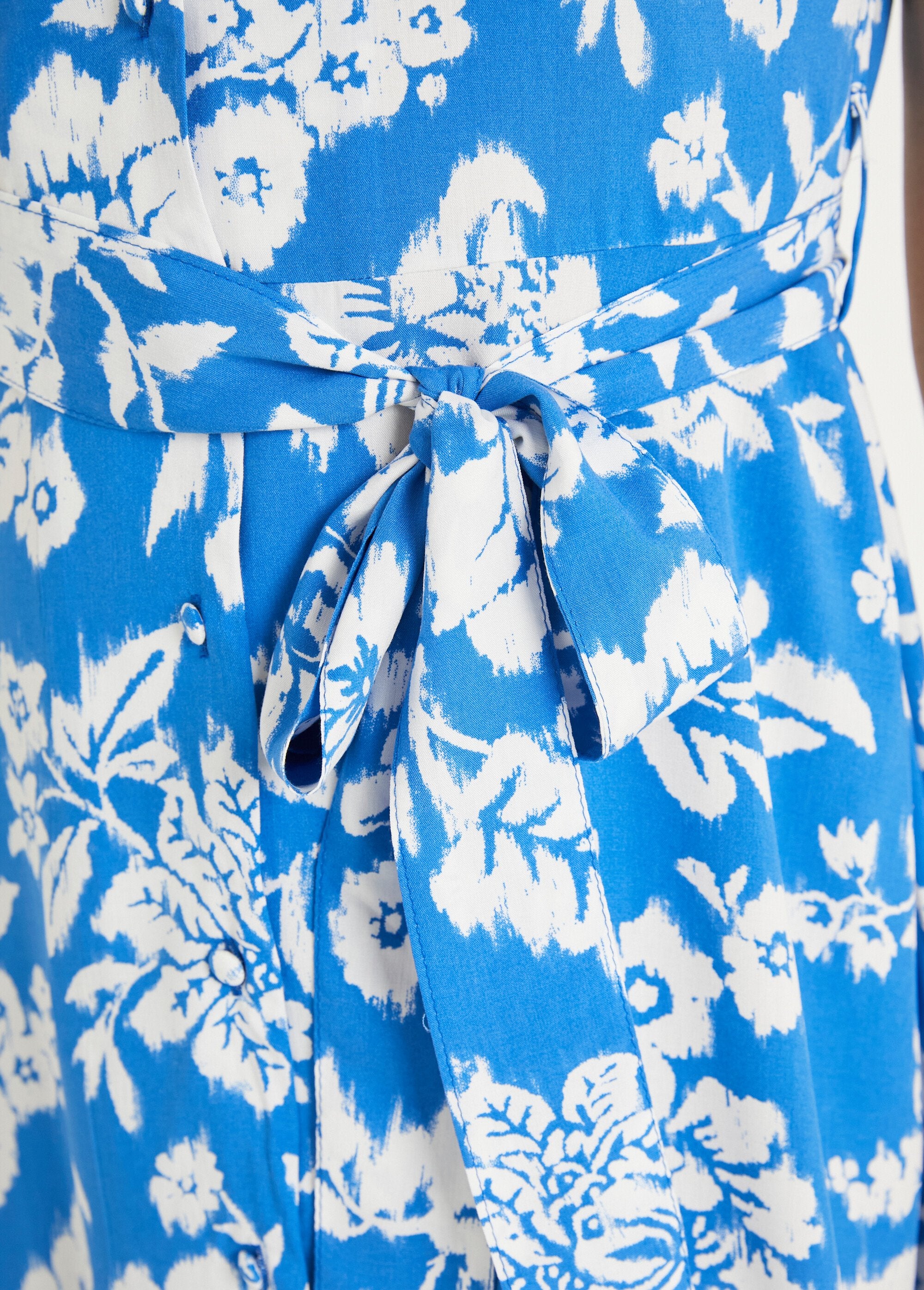 Short_printed_dress_with_tailored_collar_Blue_and_white_DE3_slim