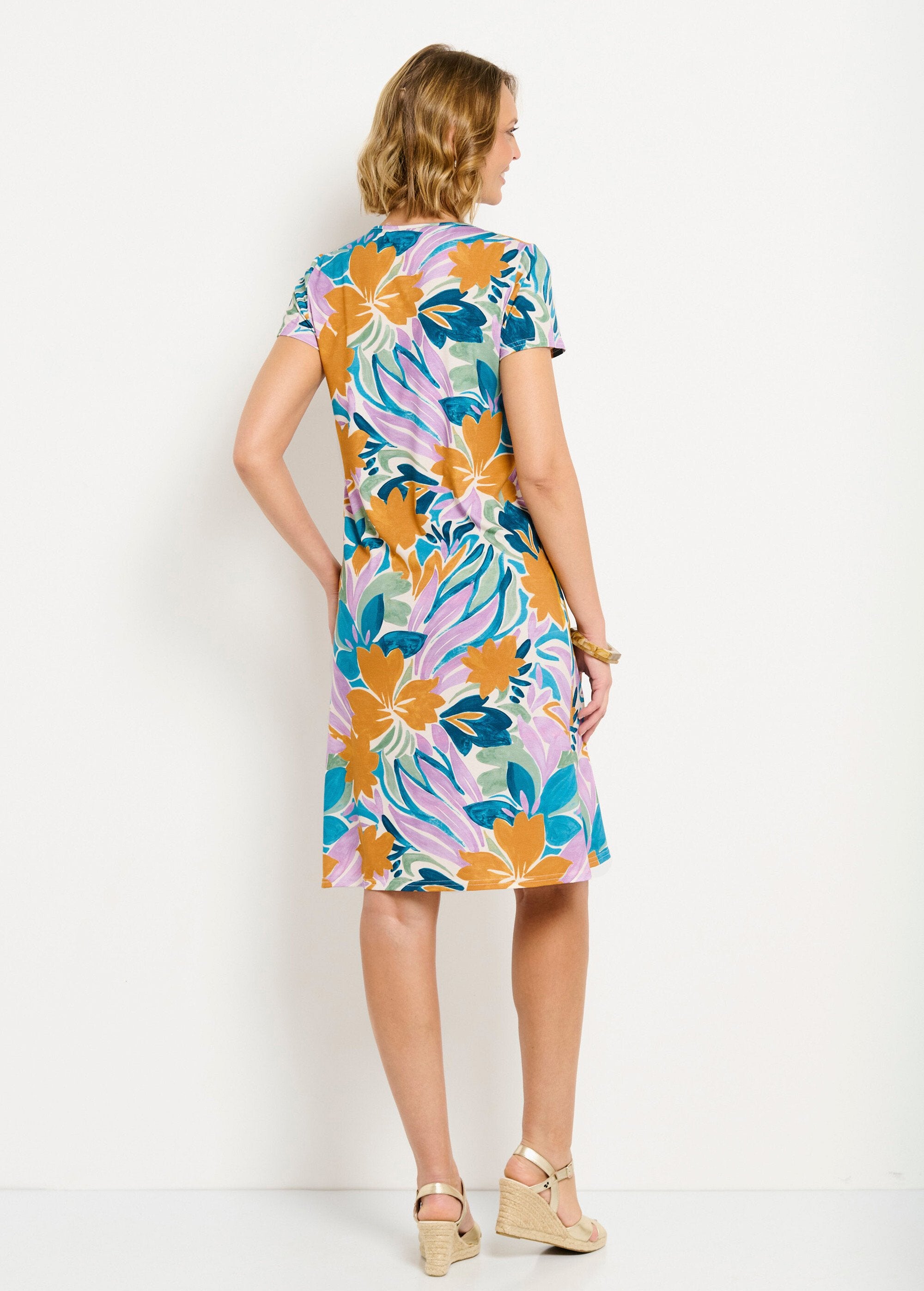 Short_straight_floral_T-shirt_dress_with_short_sleeves_Parma_and_ochre_DO1_slim