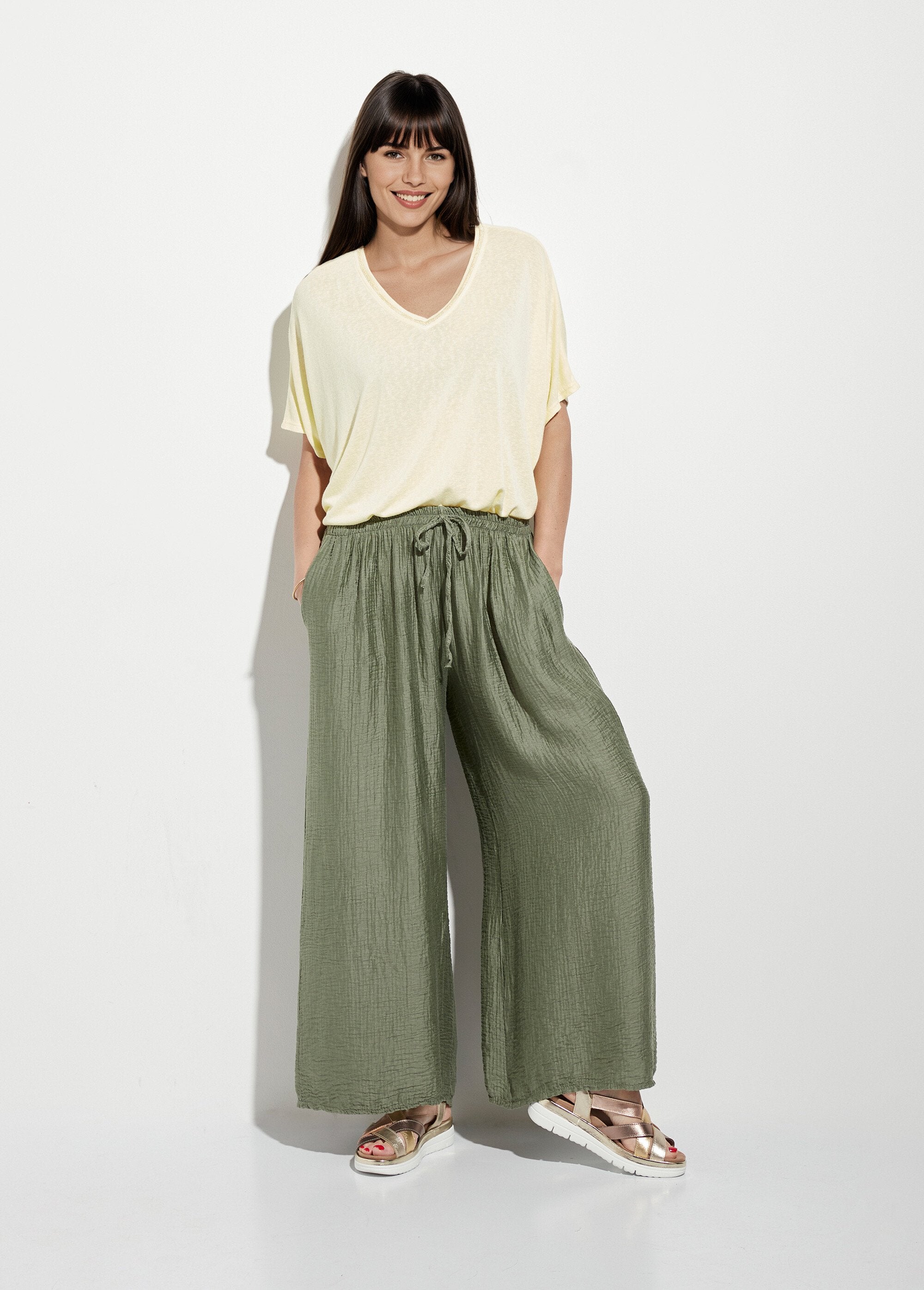 Metallic_V-neck_T-shirt_with_kimono_sleeves_Light_yellow_SF1_slim