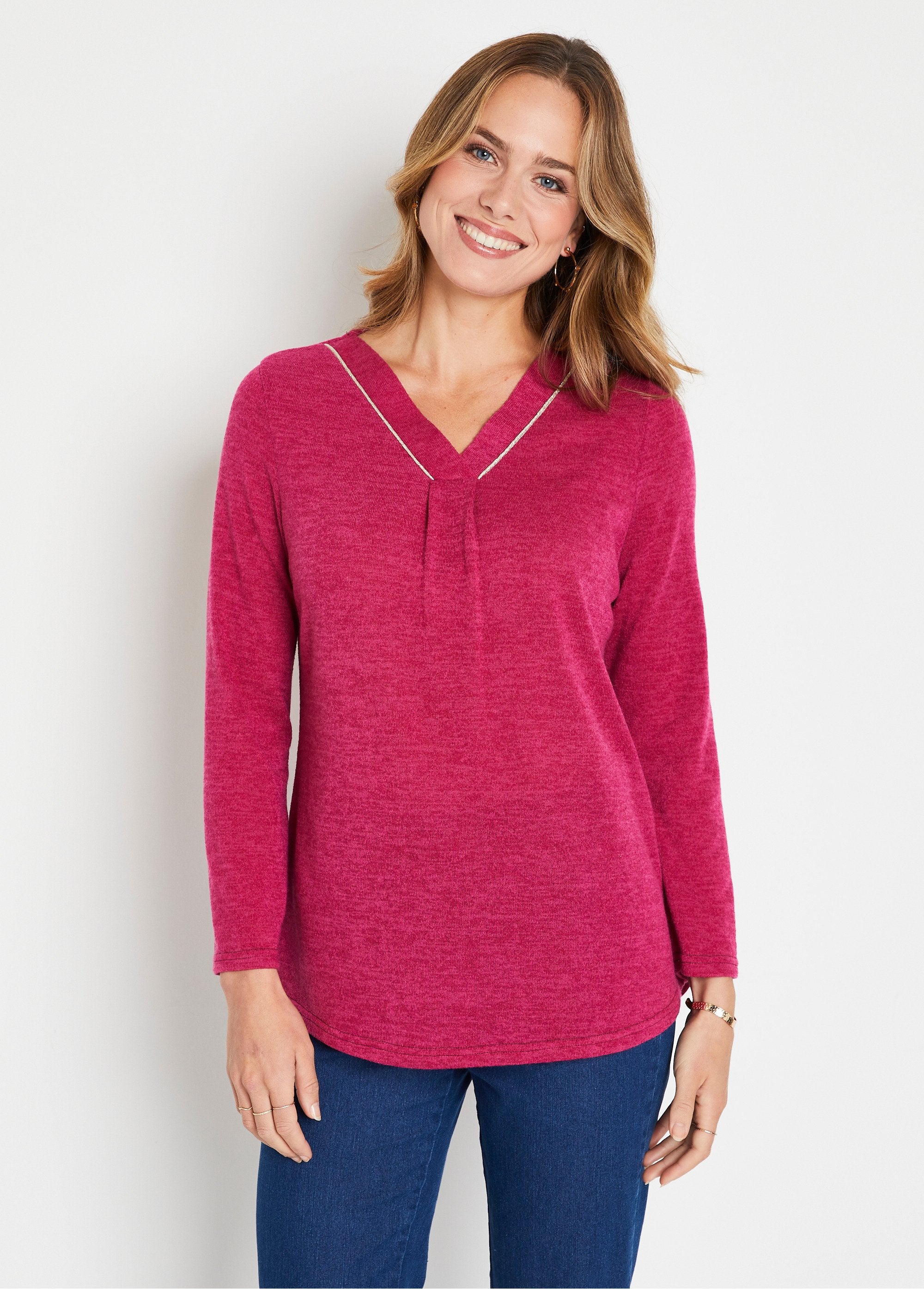 Long-sleeved_flared_V-neck_T-shirt_Plain_blackcurrant_FA1_slim