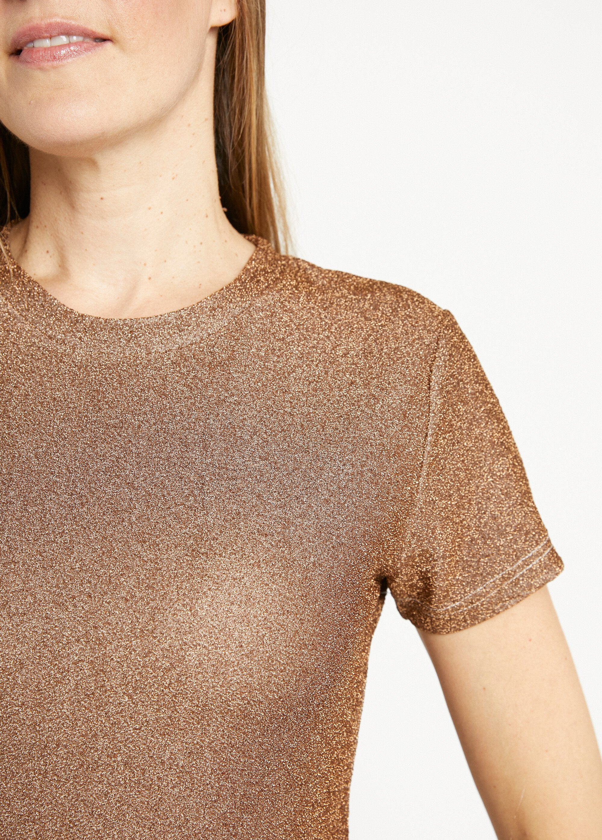 Short-sleeved_sequined_mesh_T-shirt_Golden_DE2_slim