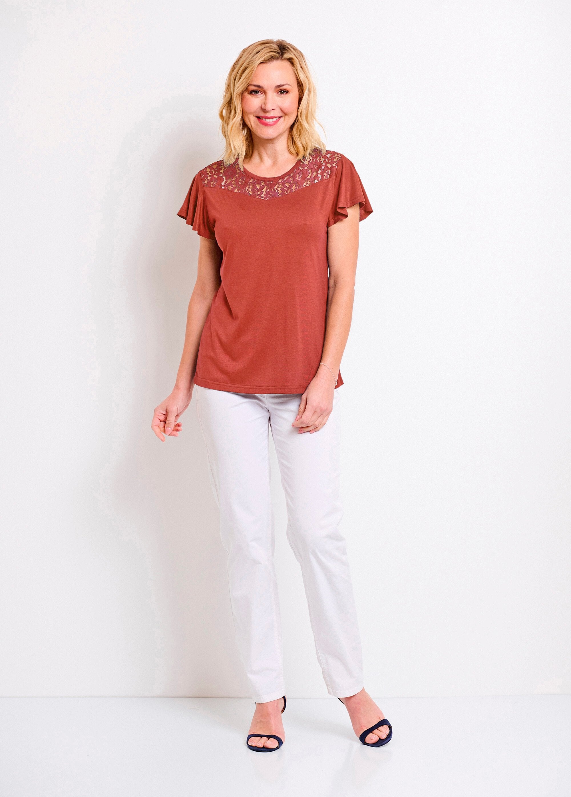 Short-sleeved_lace_t-shirt_Terracotta_SF1_slim