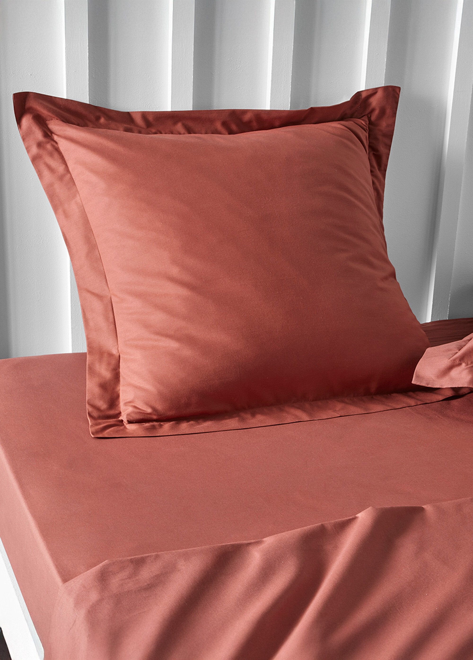 Plain_cotton_pillowcase_Terracotta_DE1_slim