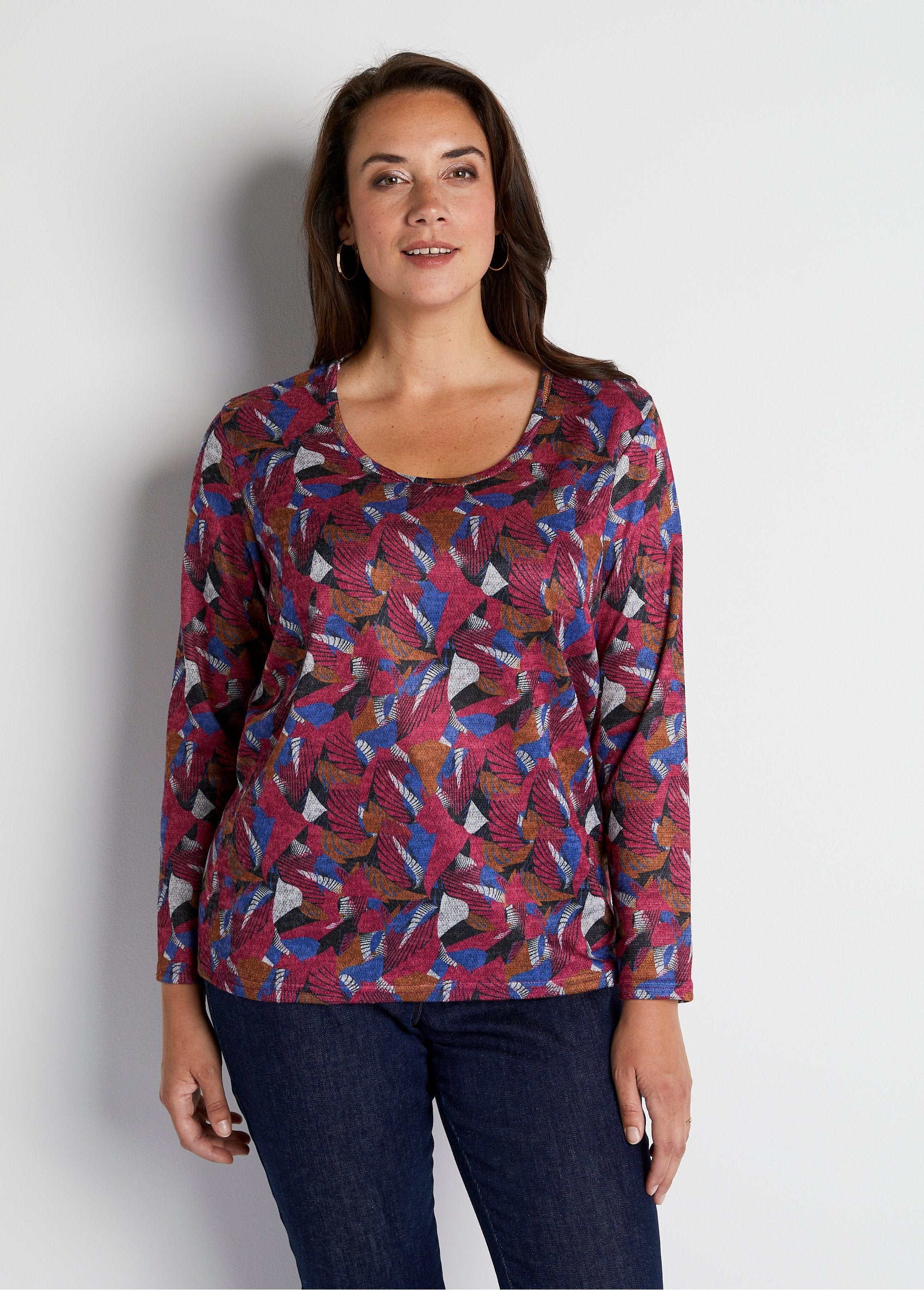 Short_printed_long-sleeved_T-shirt_Rose_and_honey_FA1_curvy