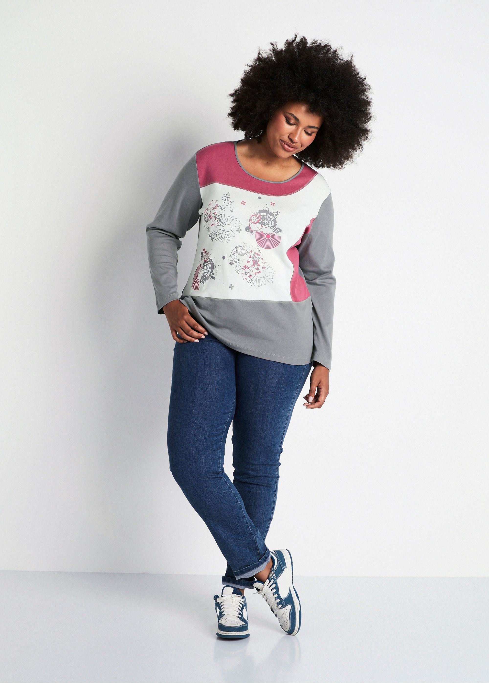 Straight_patterned_stretch_cotton_T-shirt_Ecru_and_plum_SF1_curvy