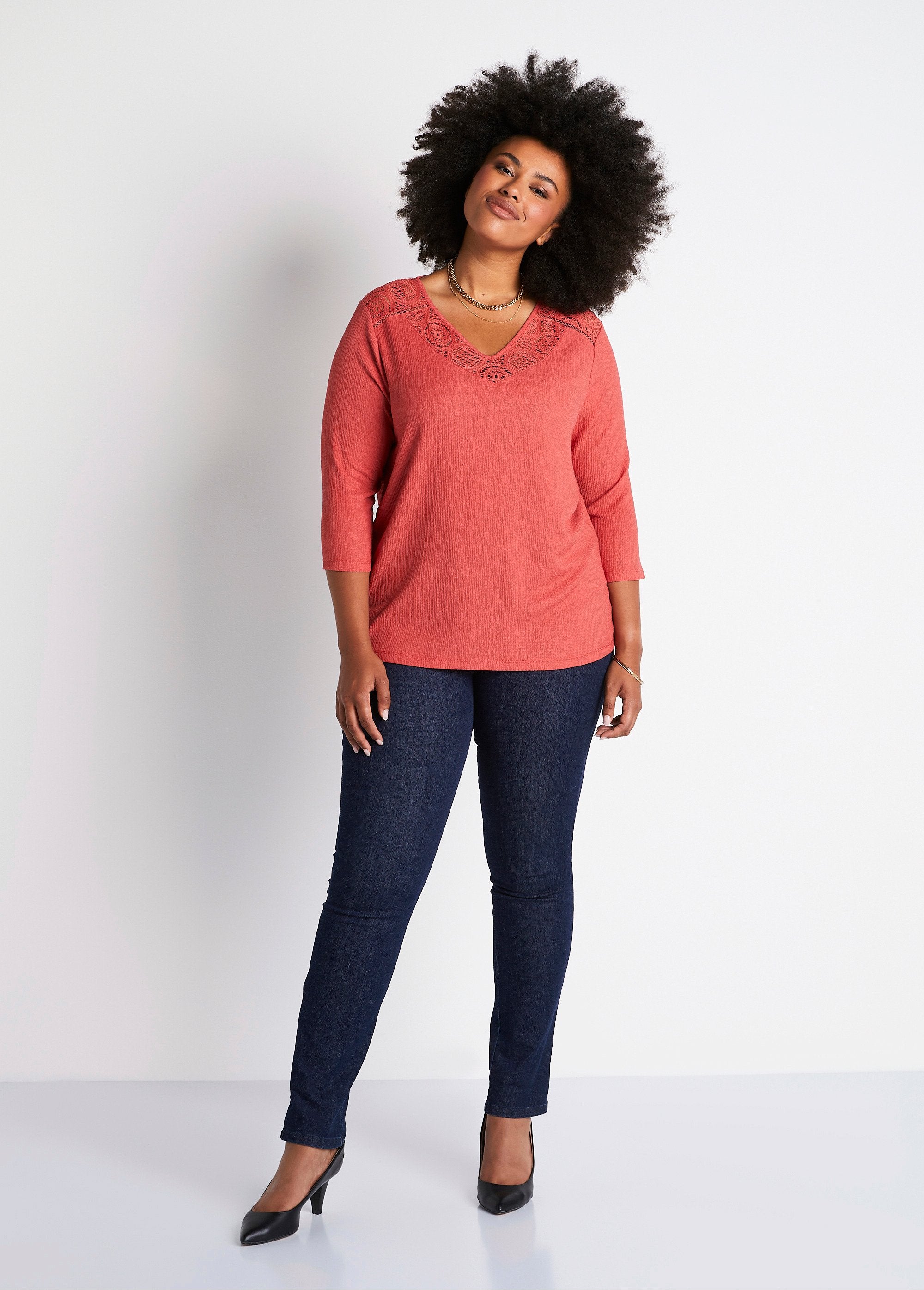 3/4_sleeve_lace_t-shirt_Tomette_SF1_curvy