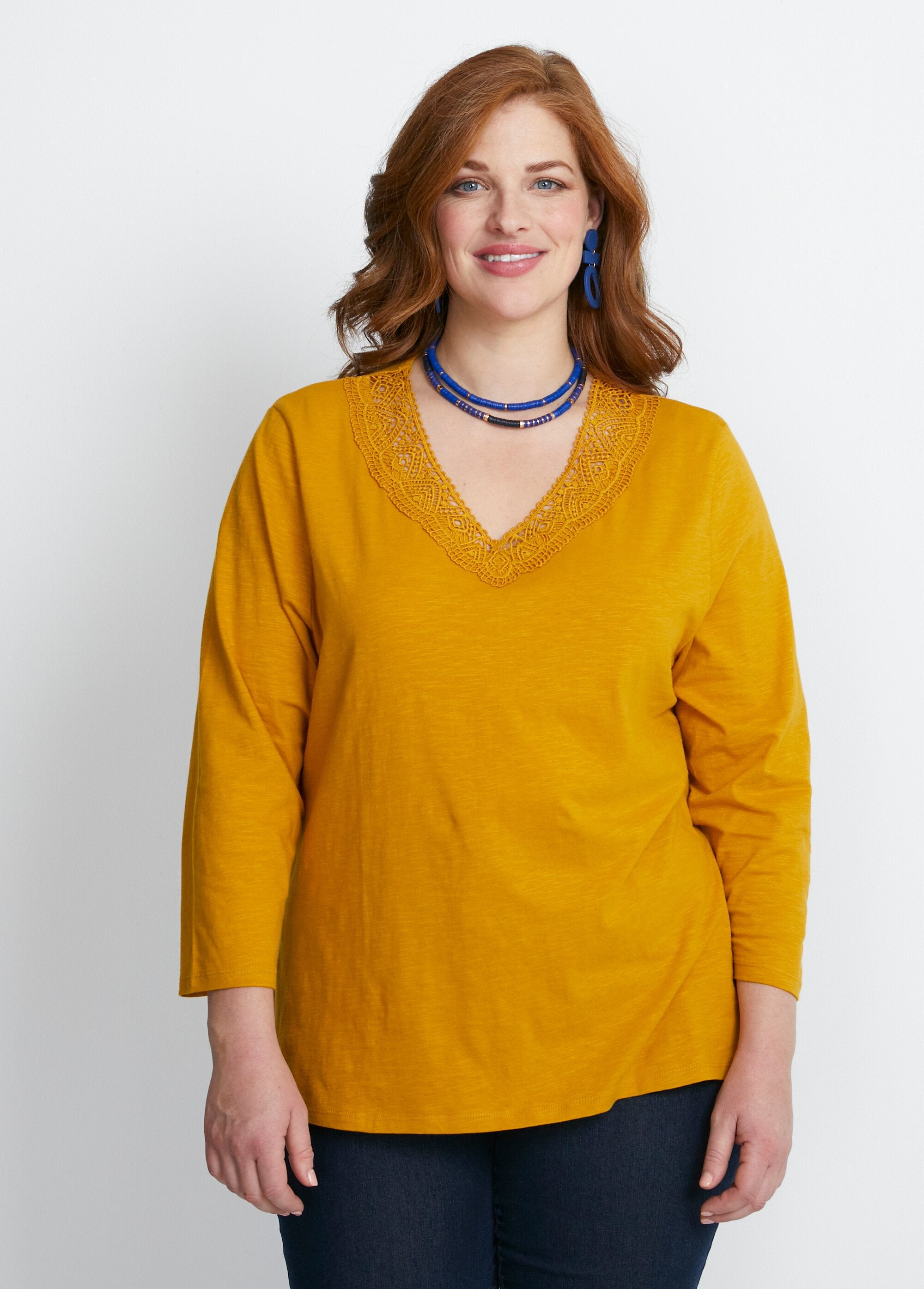 3/4_sleeve_cotton_and_macramé_T-shirt_Honey_FA1_curvy