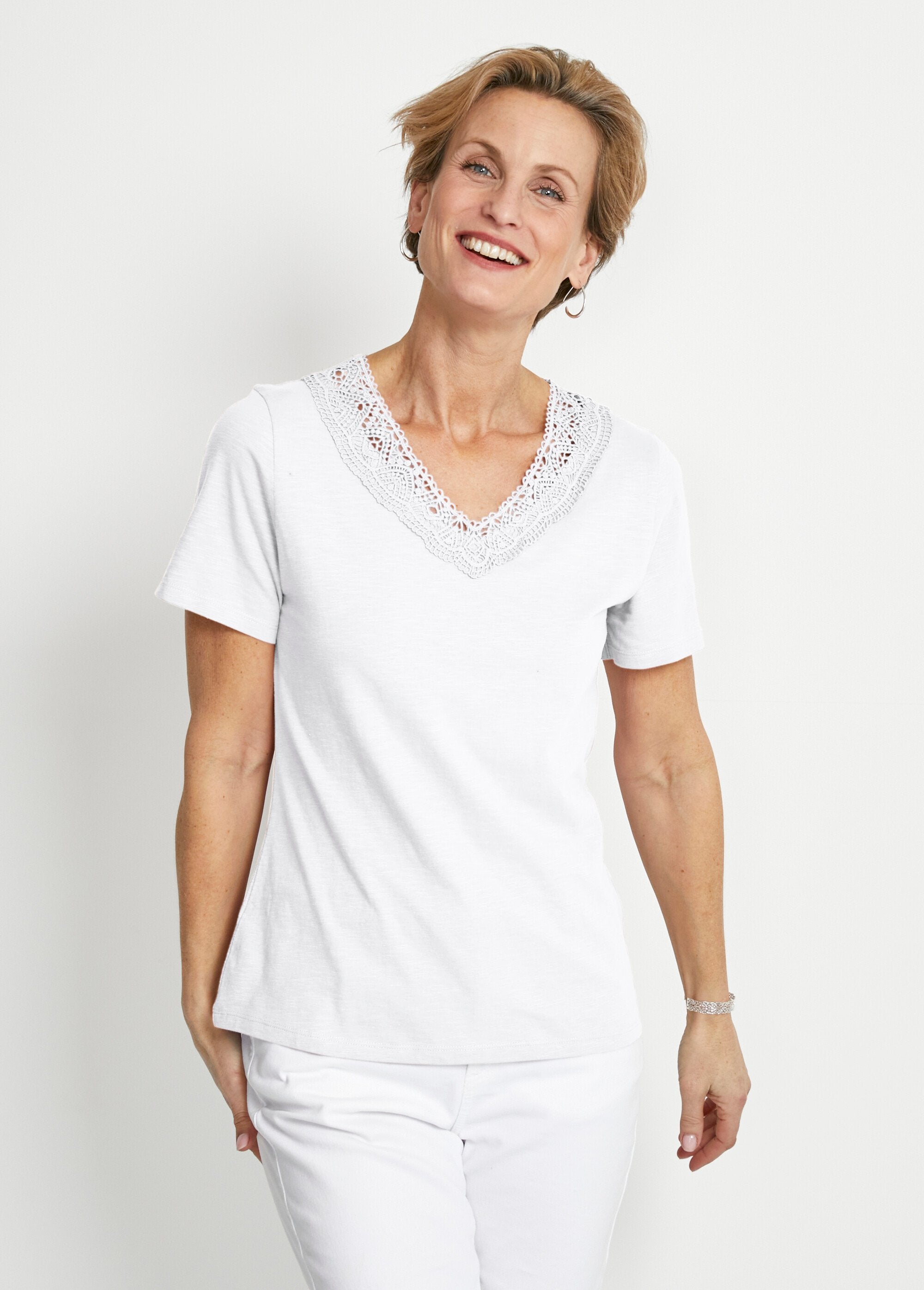 Short-sleeved_cotton_and_macramé_T-shirt_White_FA1_slim