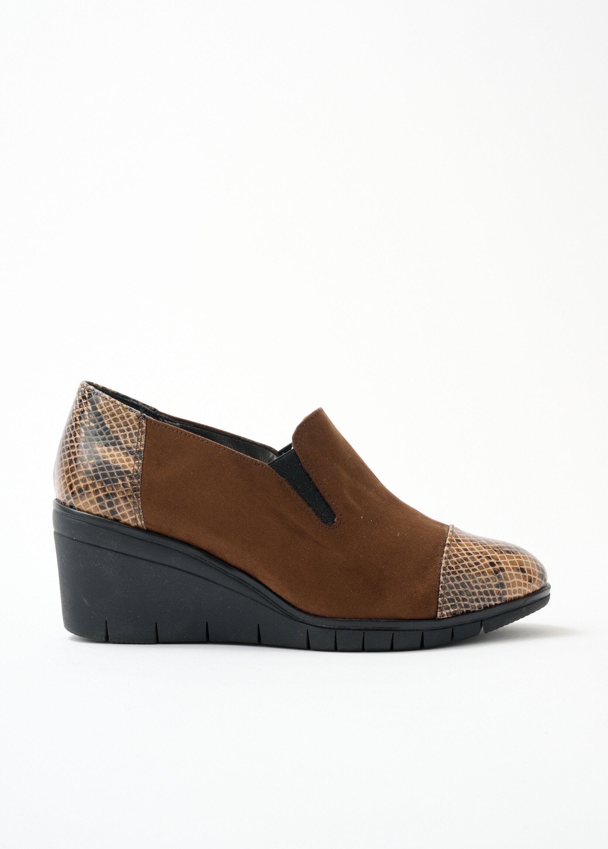 Elasticated_comfort_width_wedge_moccasins_Brown_DR1_slim