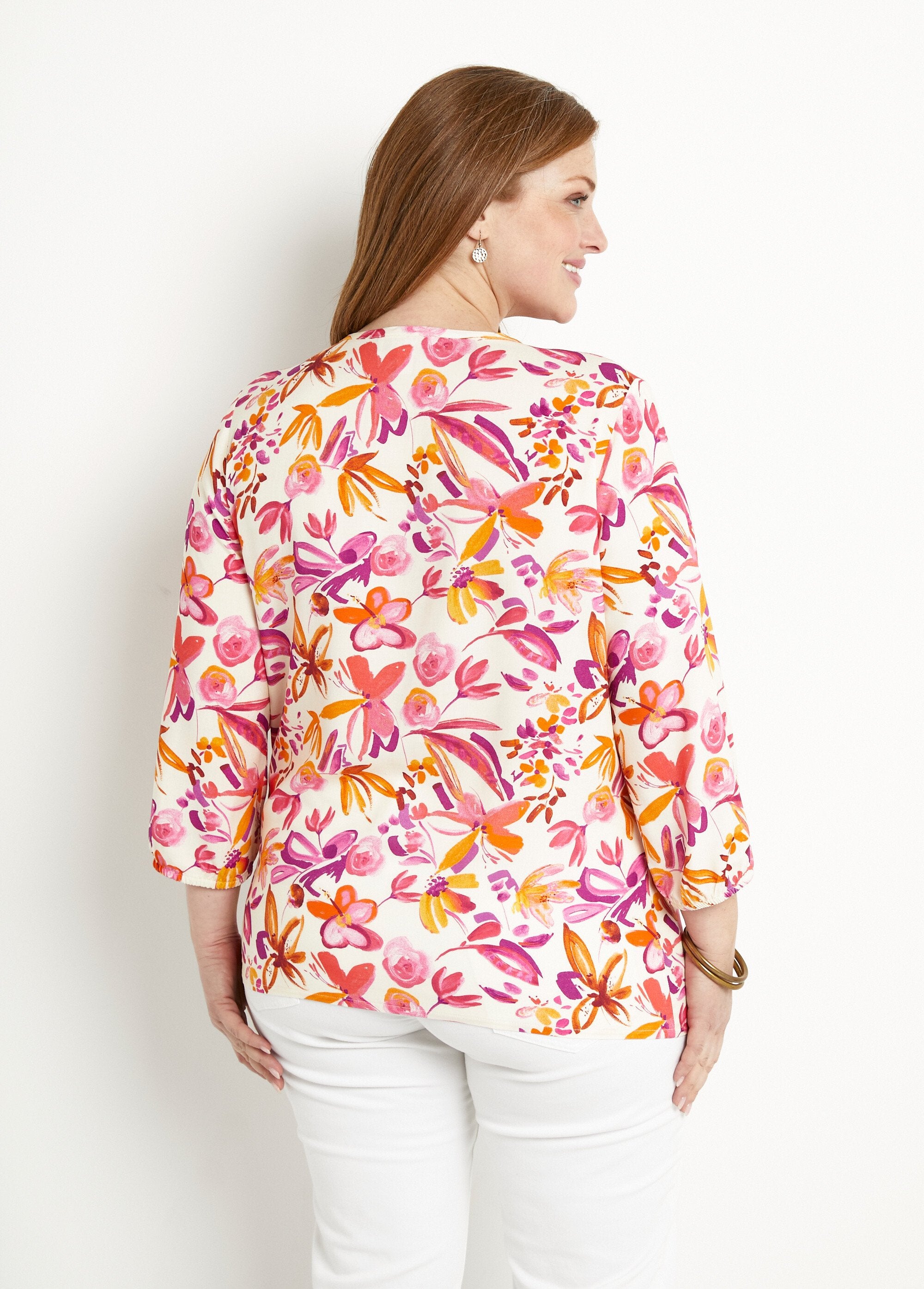 Long_loose_floral_tunic_with_3/4_sleeves_Orange_and_pink_DO1_curvy