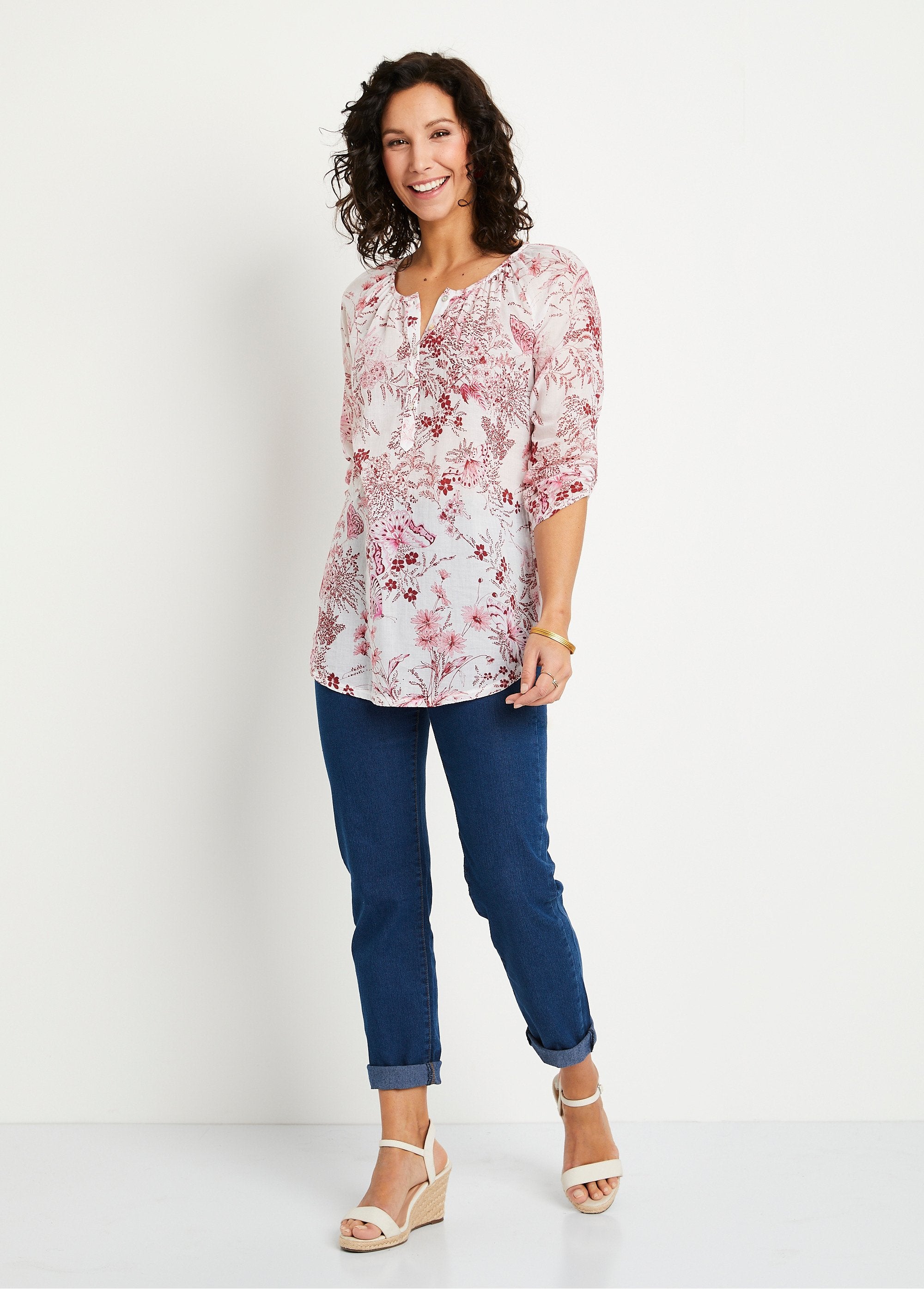 Loose_buttoned_tunic_with_printed_veil_White_and_pink_SF1_slim