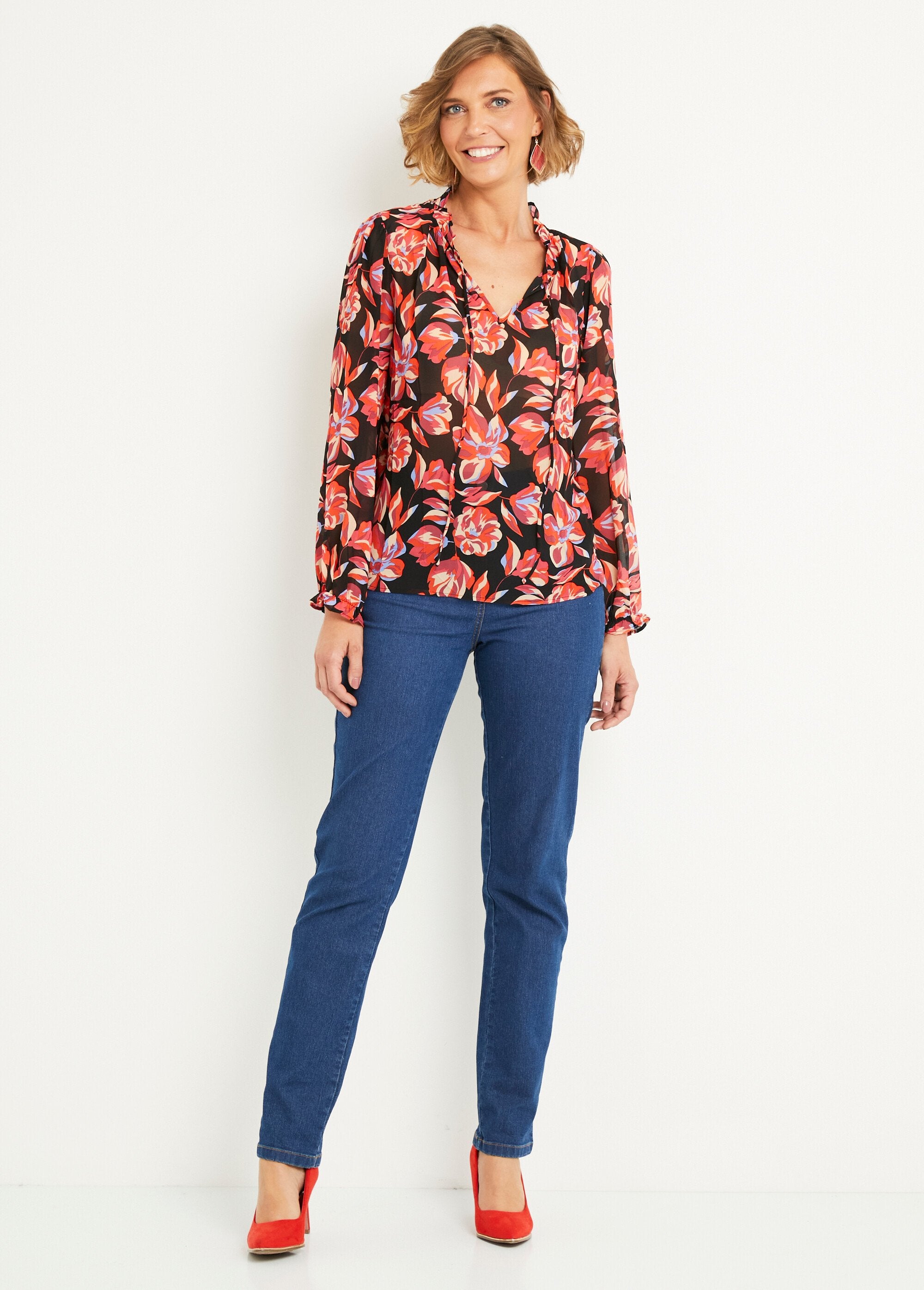 Flower_print_voile_tunic_with_V-neck_ties_Black_prints_SF1_slim