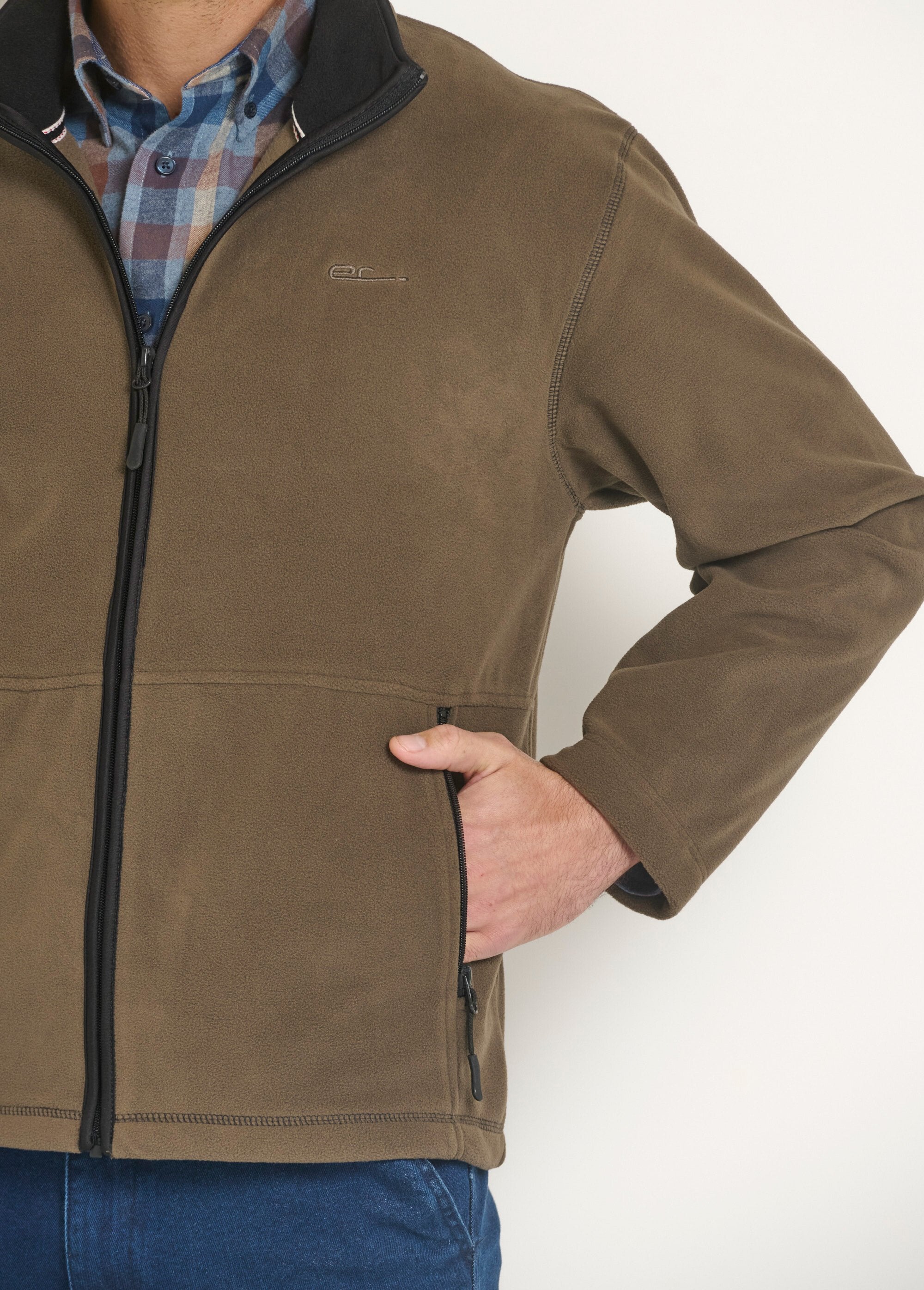 Fleece_zipped_jacket_with_stand-up_collar_Brown_DE1_slim